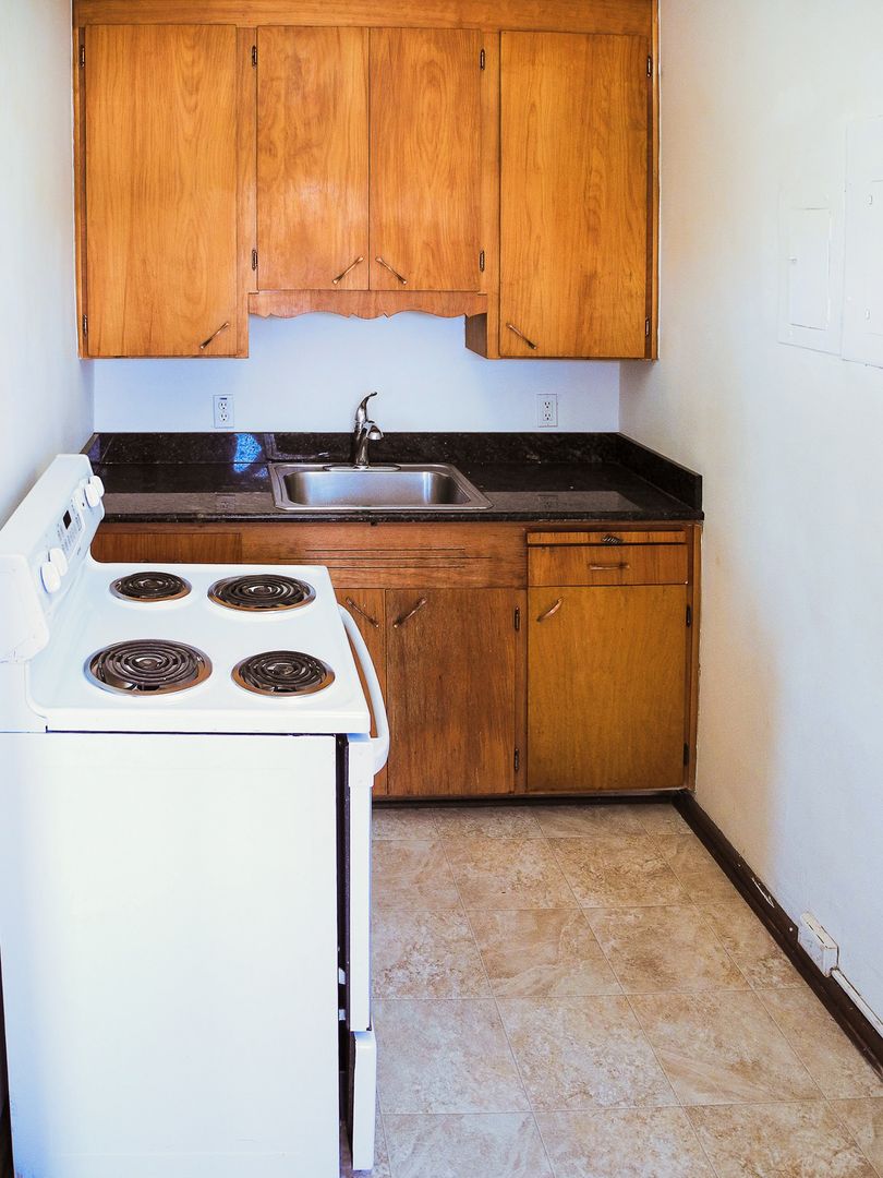 Seattle Apartment: 6209 1/2 15th Ave NW