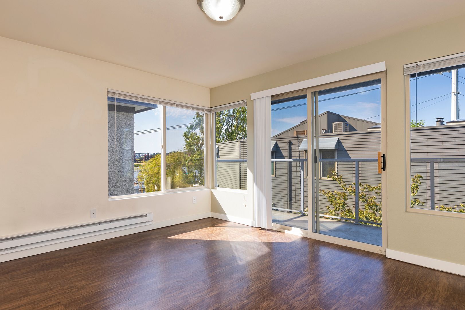 Seattle Apartment: 2525 Minor Ave E