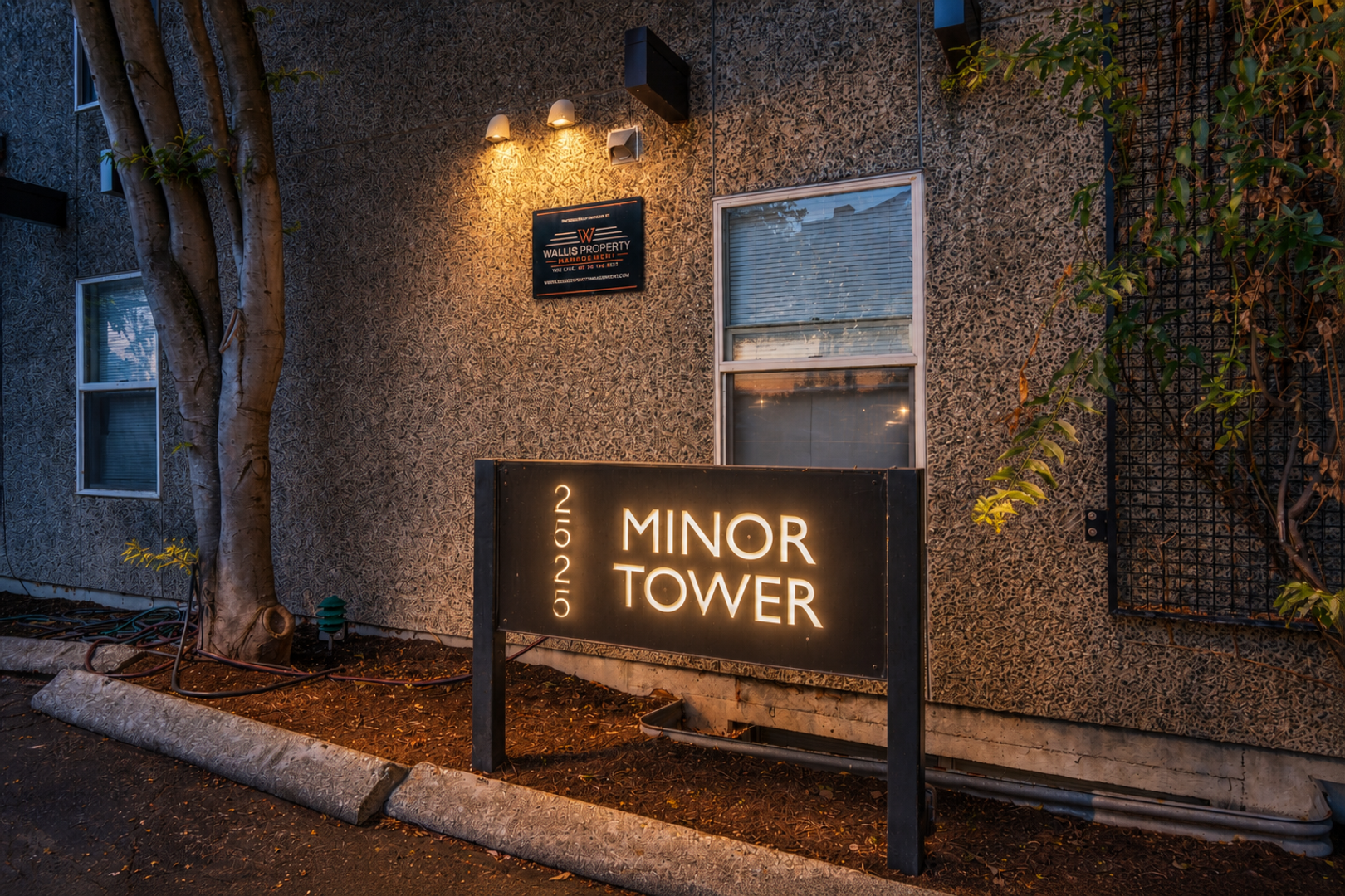 Seattle Apartment: 2525 Minor Ave E