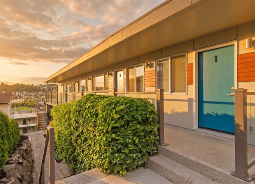 Queen Anne / Interbay Seattle 1 Bedroom Apartment for Rent | Remodeled Home with In-Unit W/D, Heated Floors & Modern Kitchen – Back Nine Apartments | 305-day lease term – photo 1