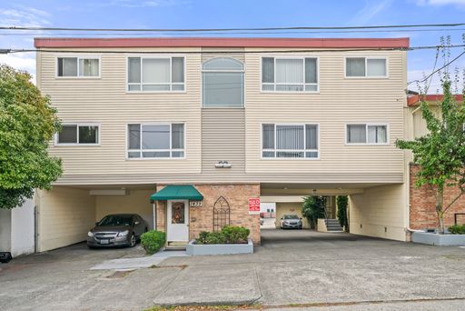 Seattle 1-Bedroom Apartment for Rent | Walk Score 98, Reserved Parking, Pet-Friendly Living Near Market Street & Transit| 305-day lease – photo 1