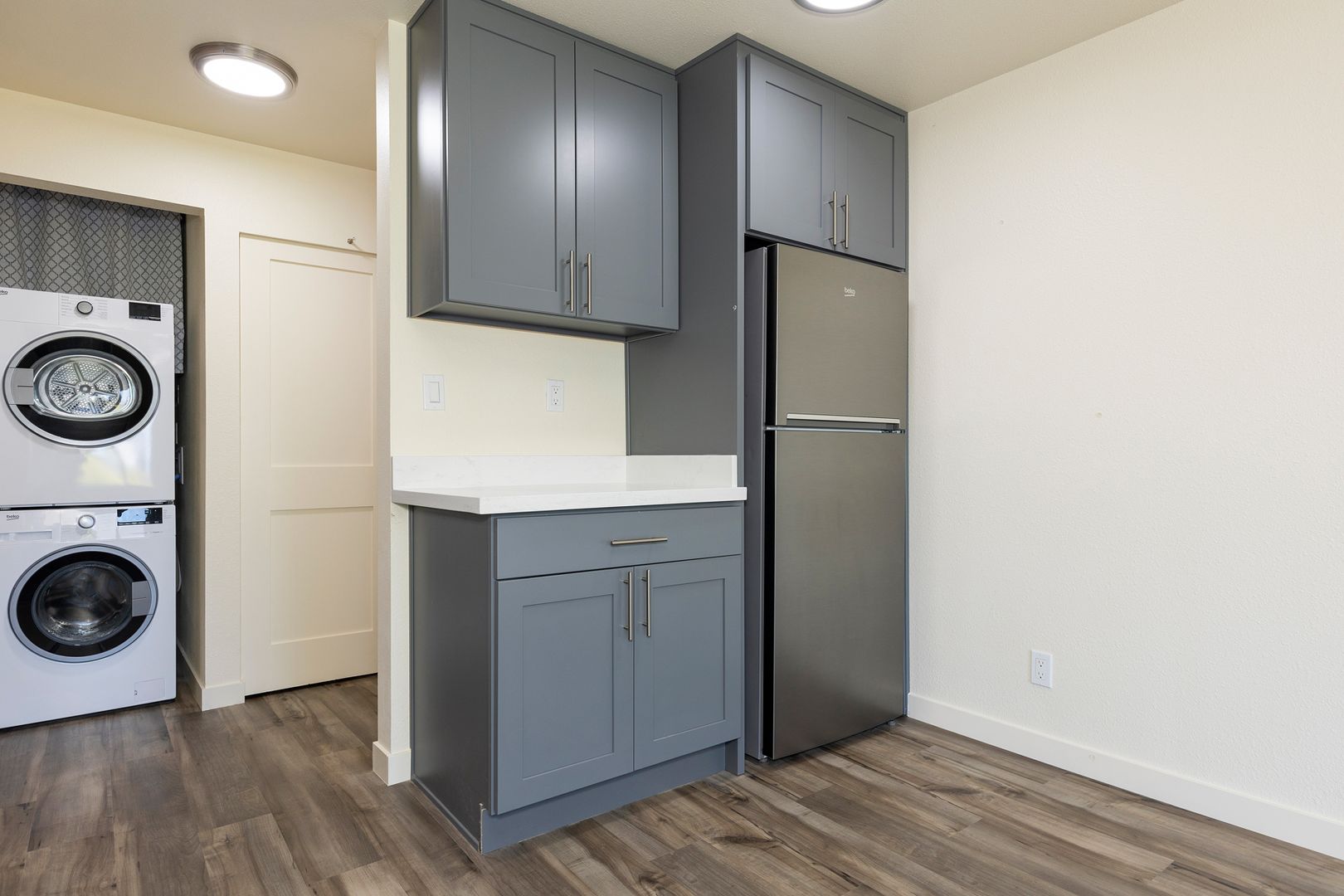 Seattle Apartment: 8518 Phinney Ave N