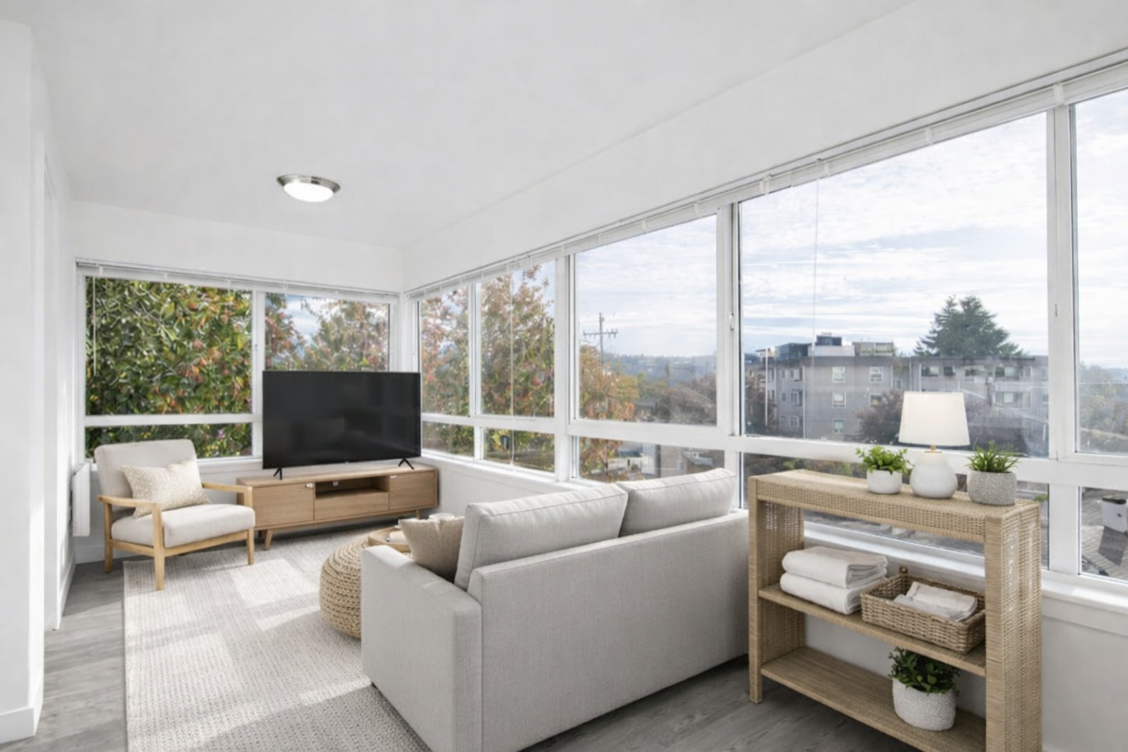 Seattle Apartment: 5210 Russell Avenue NW