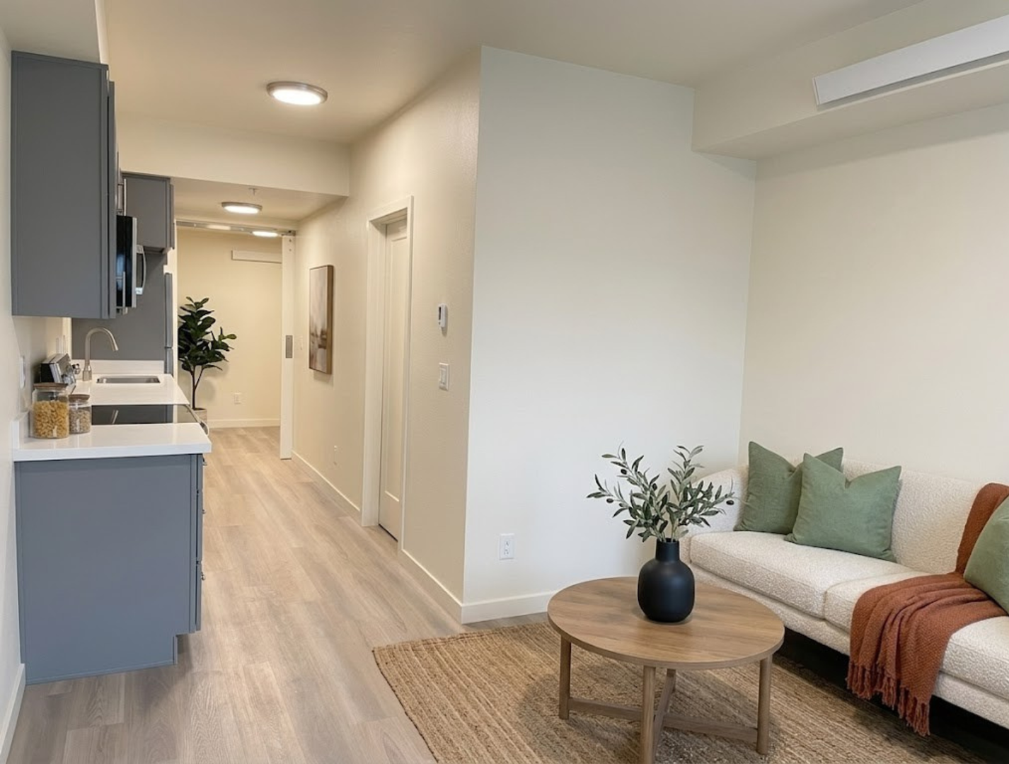 Seattle Apartment: 2525 Minor Ave E