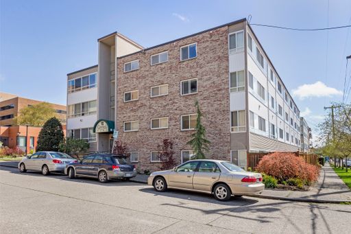 Spacious Corner 2 Bedroom Apartment in Ballard | 980 Sq Ft, In-Unit Washer/Dryer, Granite Counters & Tons of Natural Light| 305-day lease term – photo 1