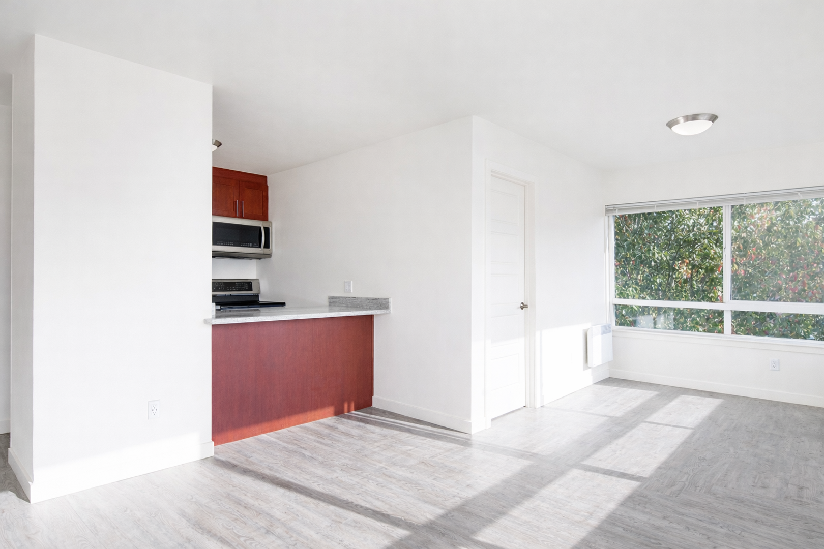 Seattle Apartment: 5210 Russell Avenue NW