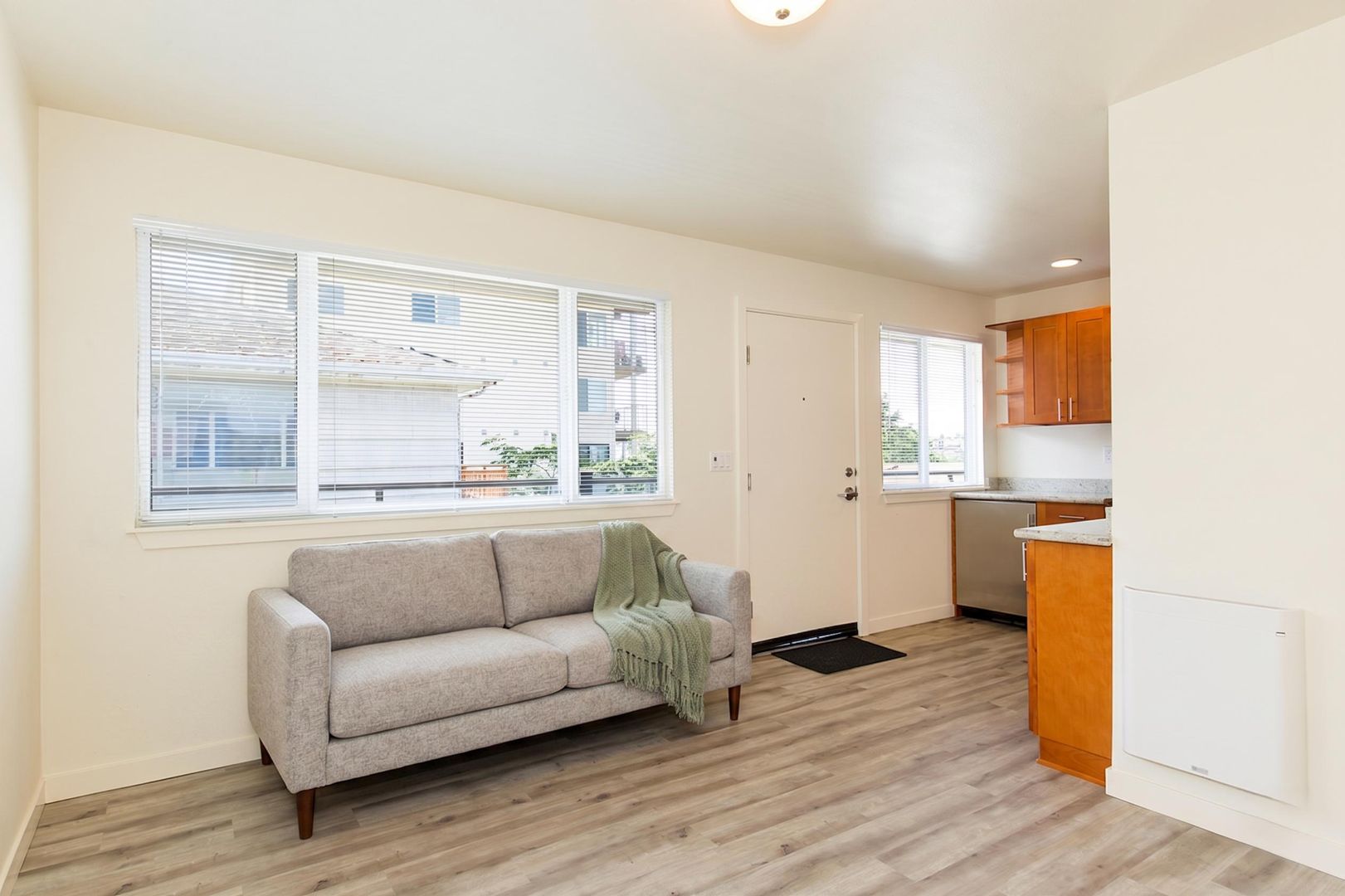 Seattle Apartment: 2635 Prosch Ave W