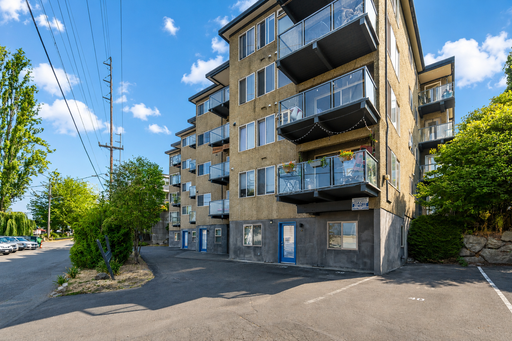 South Lake Union Seattle Studio Apartment for Rent | 305-Day Lease, Rooftop Deck, Lake Union Views, Modern Finishes & 28 Days FREE Rent Near Amazon, Downtown Seattle & Lake Union – photo 1
