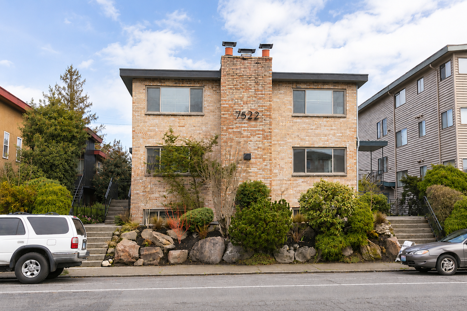 Seattle Apartment: 7522 24th Ave NW