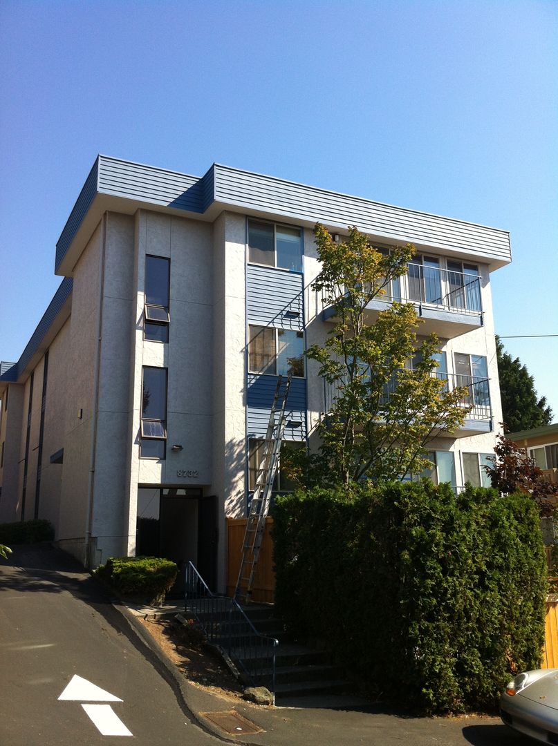 Seattle Apartment: 8732 Phinney Avenue N - B1