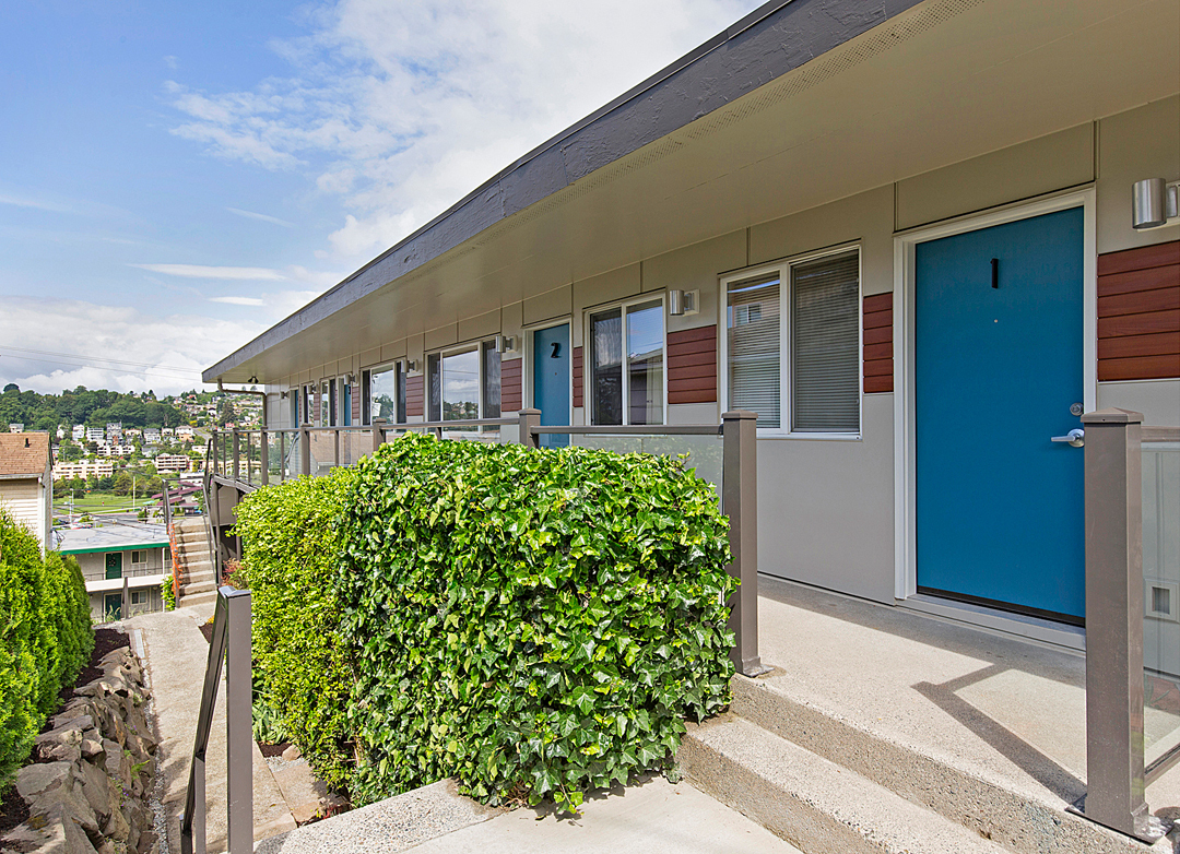 Seattle Apartment: 2635 Prosch Ave W