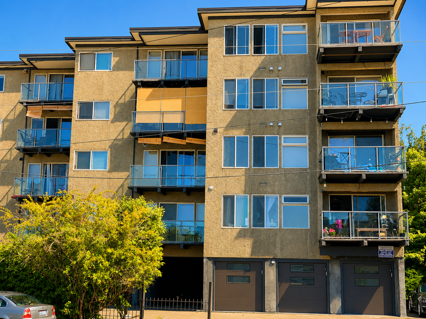 Seattle Apartment: 2525 Minor Ave E