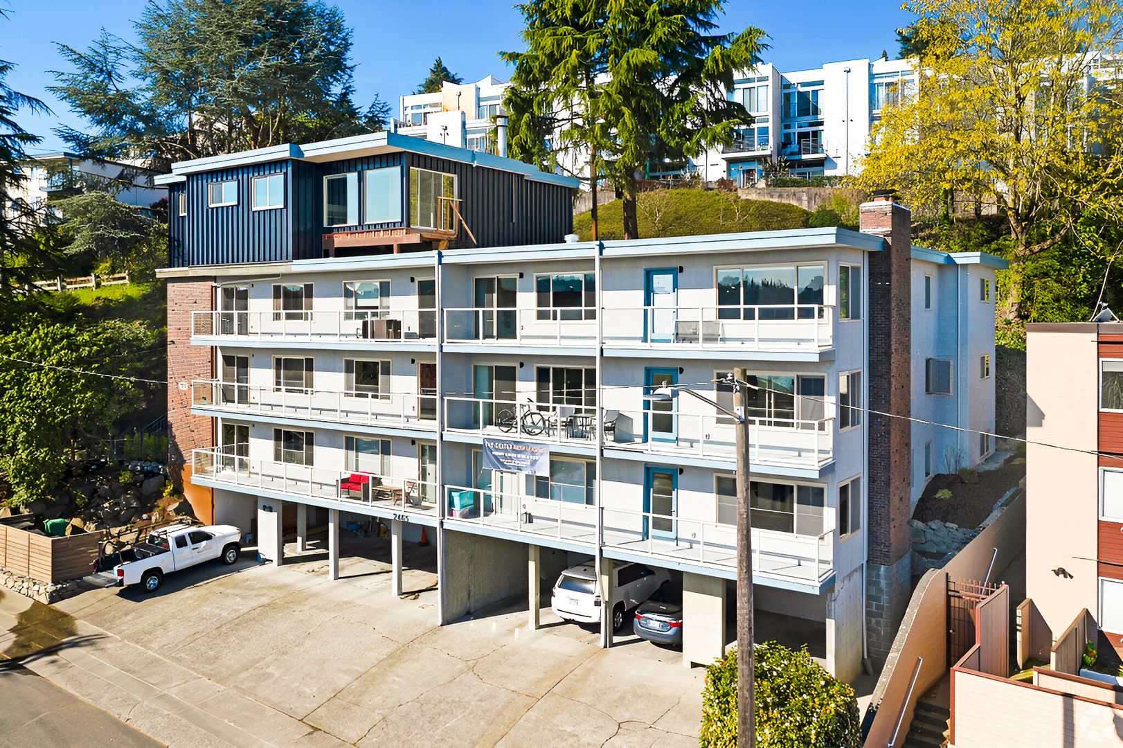 Seattle Apartment: 2465 Dexter Ave N
