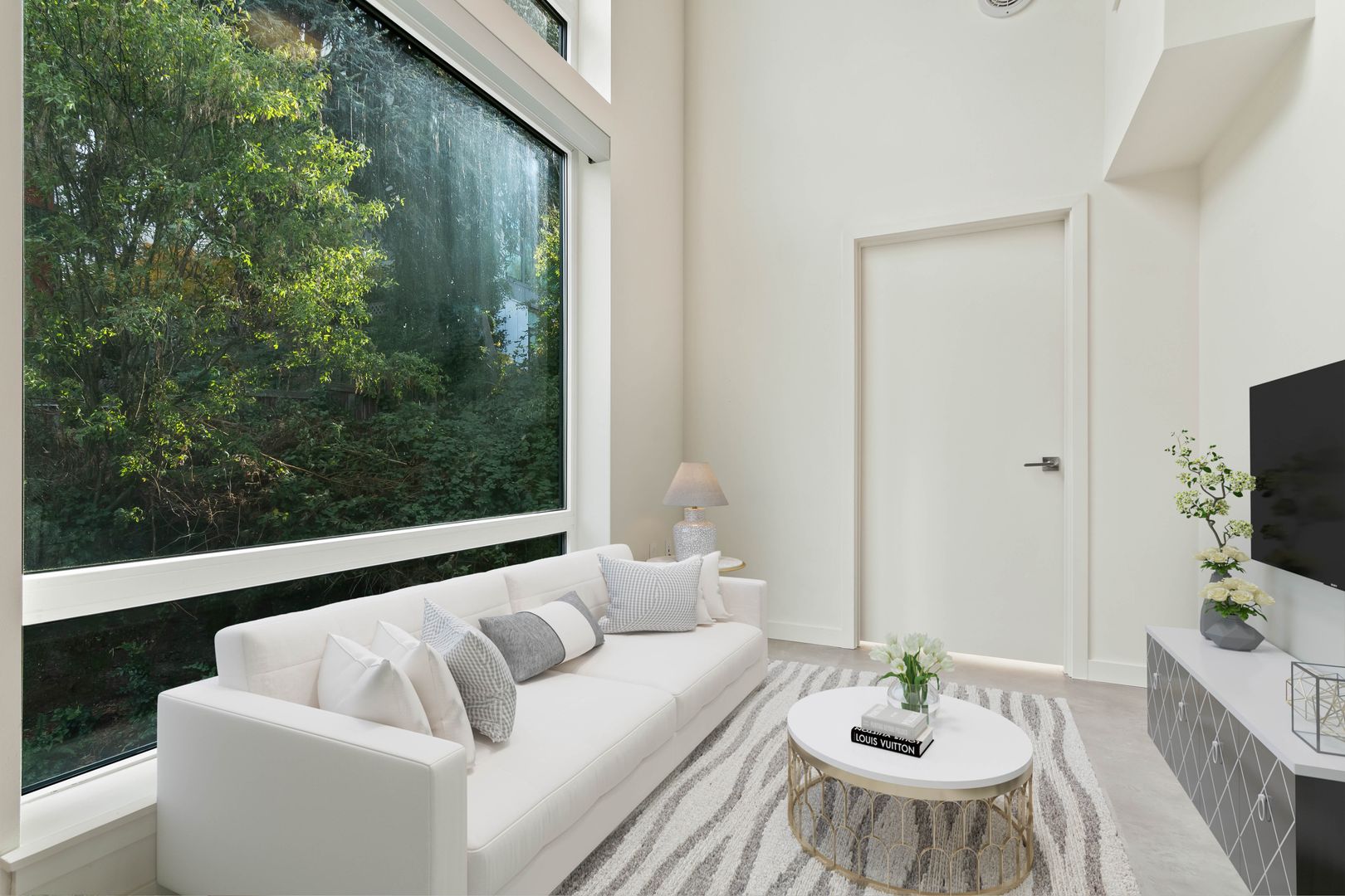 Seattle Apartment: 736 Bellevue Pl E