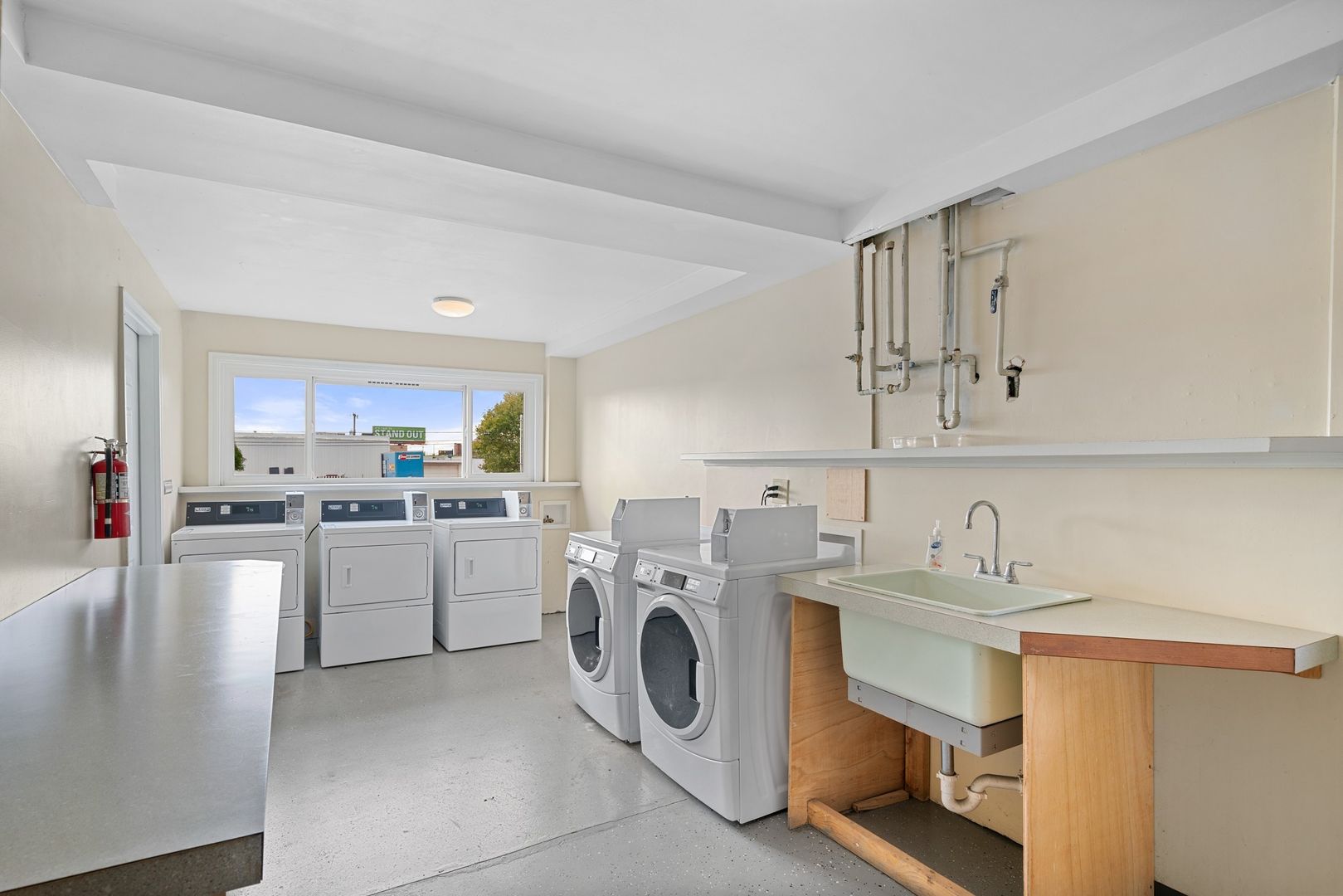 Seattle Apartment: 1441 NW 52nd St
