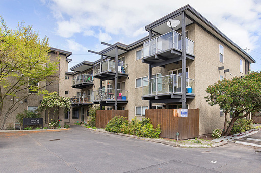 Seattle Apartment: 2525 Minor Ave E