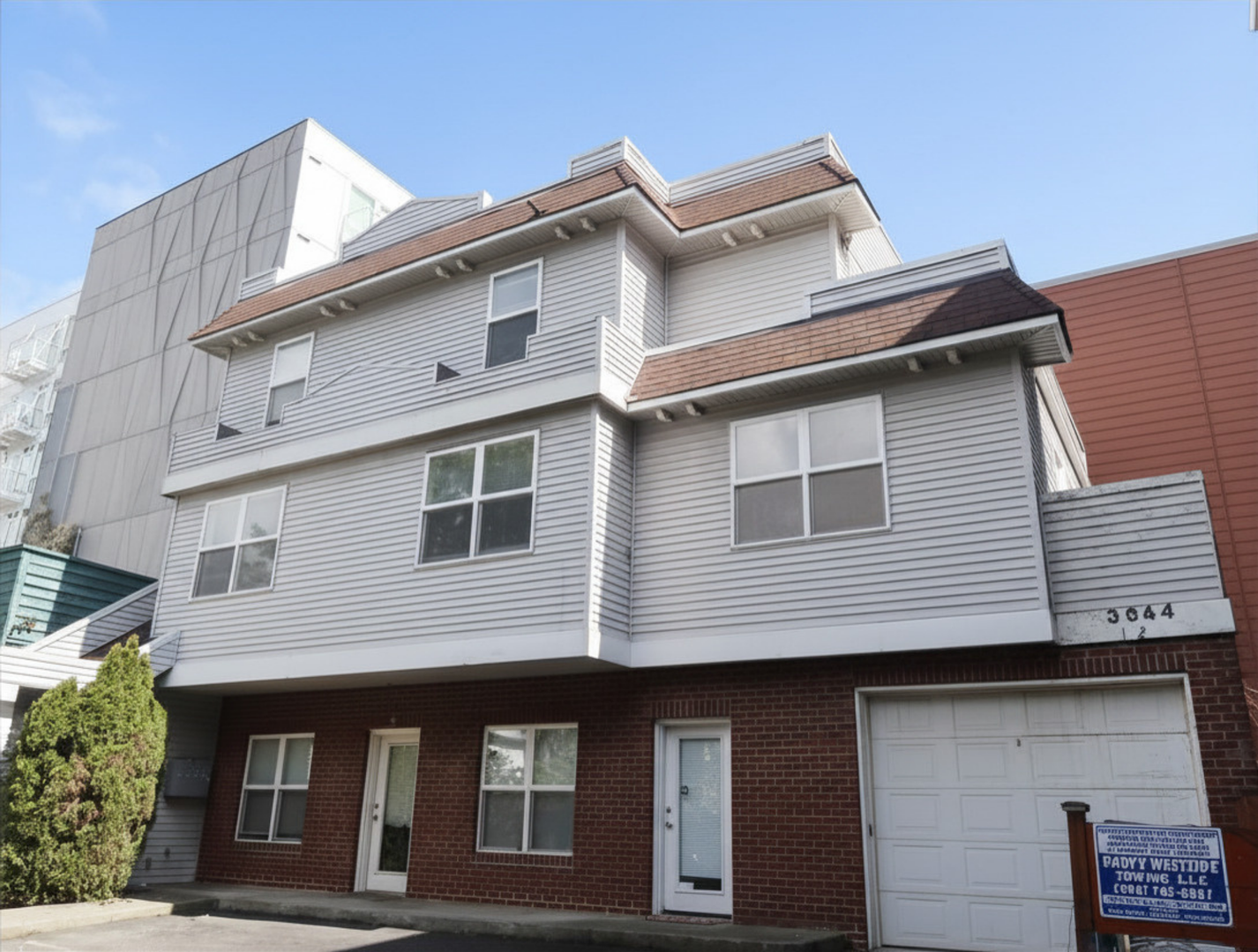 Seattle Apartment: 3644 Woodland Park Ave N