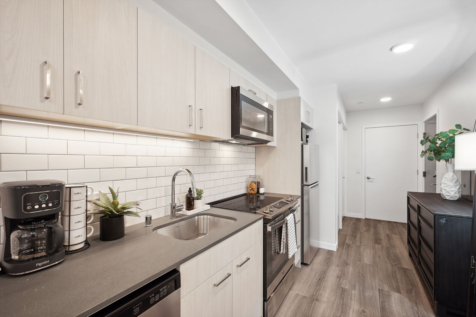 Seattle Apartment: 514 Federal Ave E