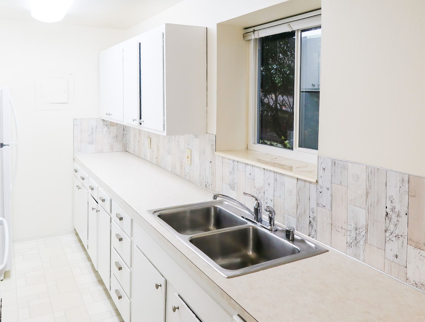 Seattle Apartment: 2827 14th Ave W - 1