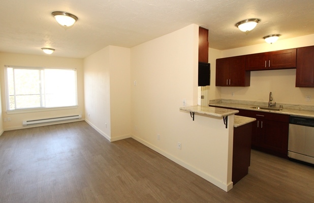Seattle Apartment: 2501 Thorndyke Ave W. - 303