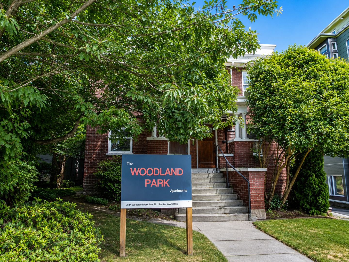 Seattle Apartment: 3644 Woodland Park Ave N