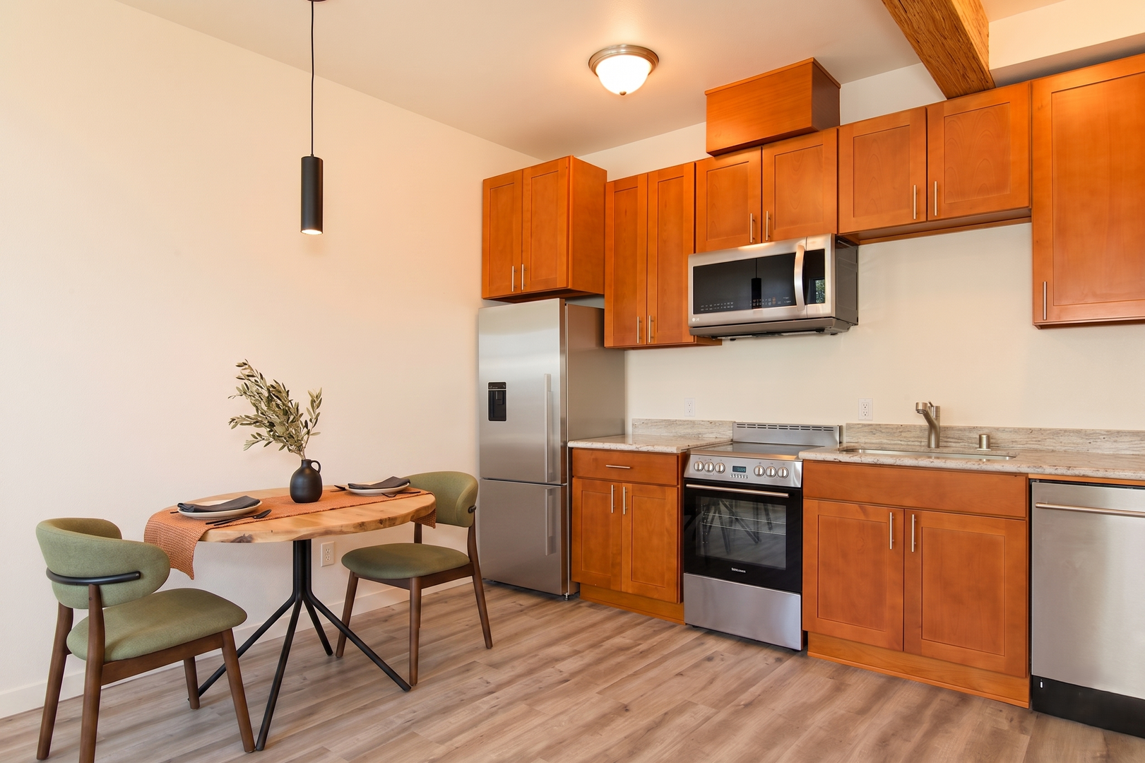Seattle Apartment: 2635 Prosch Ave W