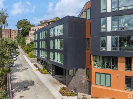 Luxury 1 Bedroom Apartment in Capitol Hill Seattle | Miele Appliances, Rooftop Lounge, In-Unit Laundry & Reserved Parking Available| 14 days rent free in a 305-day lease – photo 1