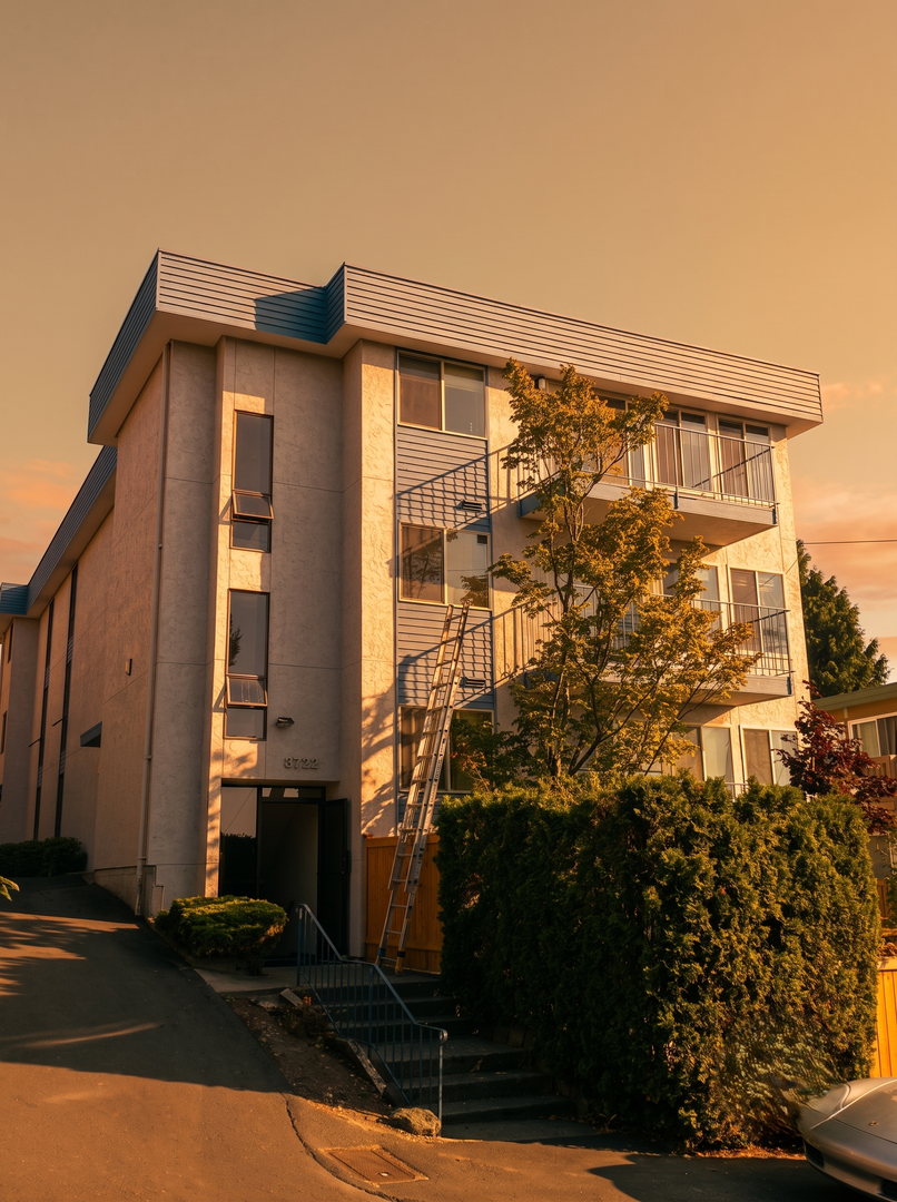 Seattle Apartment: 8732 Phinney Avenue N - 201