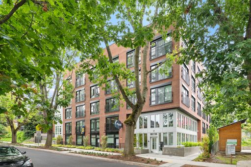 Modern Capitol Hill Studio | 431 Sq Ft, In-Unit Washer/Dryer, Rooftop Deck & Pet-Friendly Living| 365-day lease term – photo 1