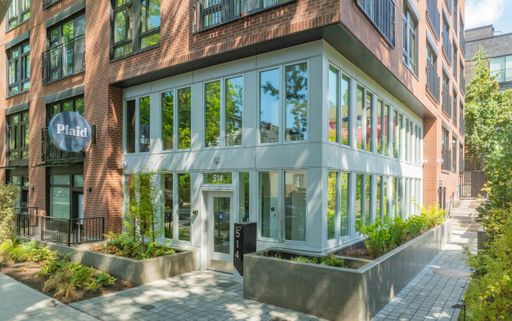 Modern 1-Bedroom Retreat in Capitol Hill Seattle | Rooftop Deck, Fitness Center, In-Unit W/D & 30 days rent free in a 305-day lease – photo 1