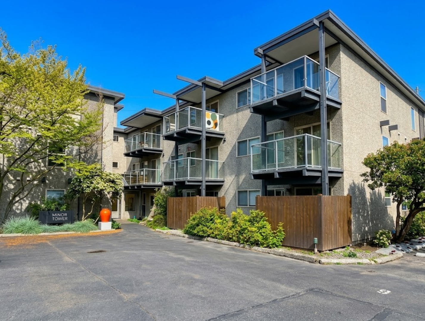 Seattle Apartment: 2525 Minor Ave E