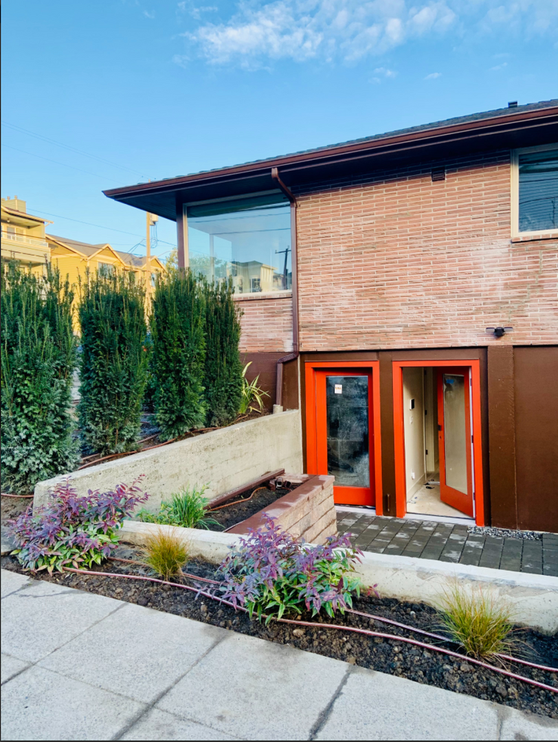 Seattle Apartment: 5818 26th Ave NW