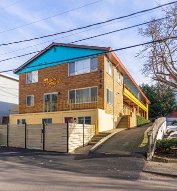 Phinney Ridge Seattle 1 Bedroom Apartment for Rent | In-Unit Washer/Dryer, Stainless Steel Appliances & Pet-Friendly Living Near Green Lake | 14 days rent free in a 305-day lease – photo 1
