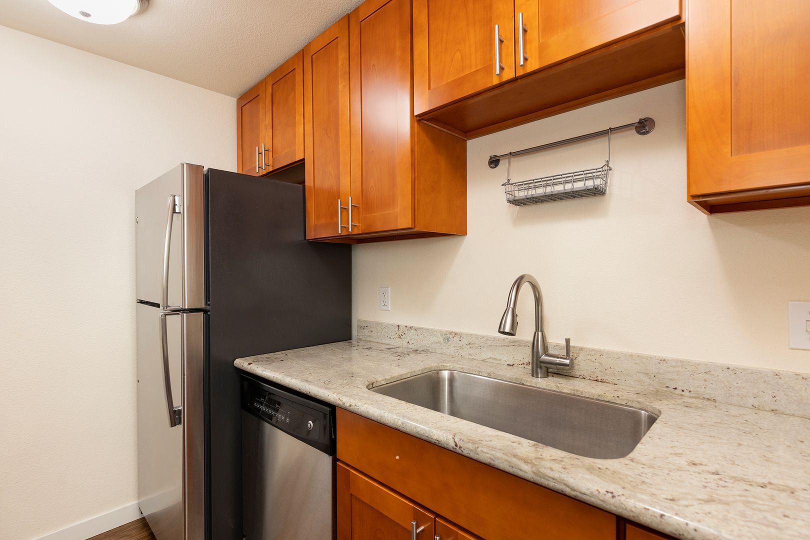 Seattle Apartment: 2525 Minor Ave E