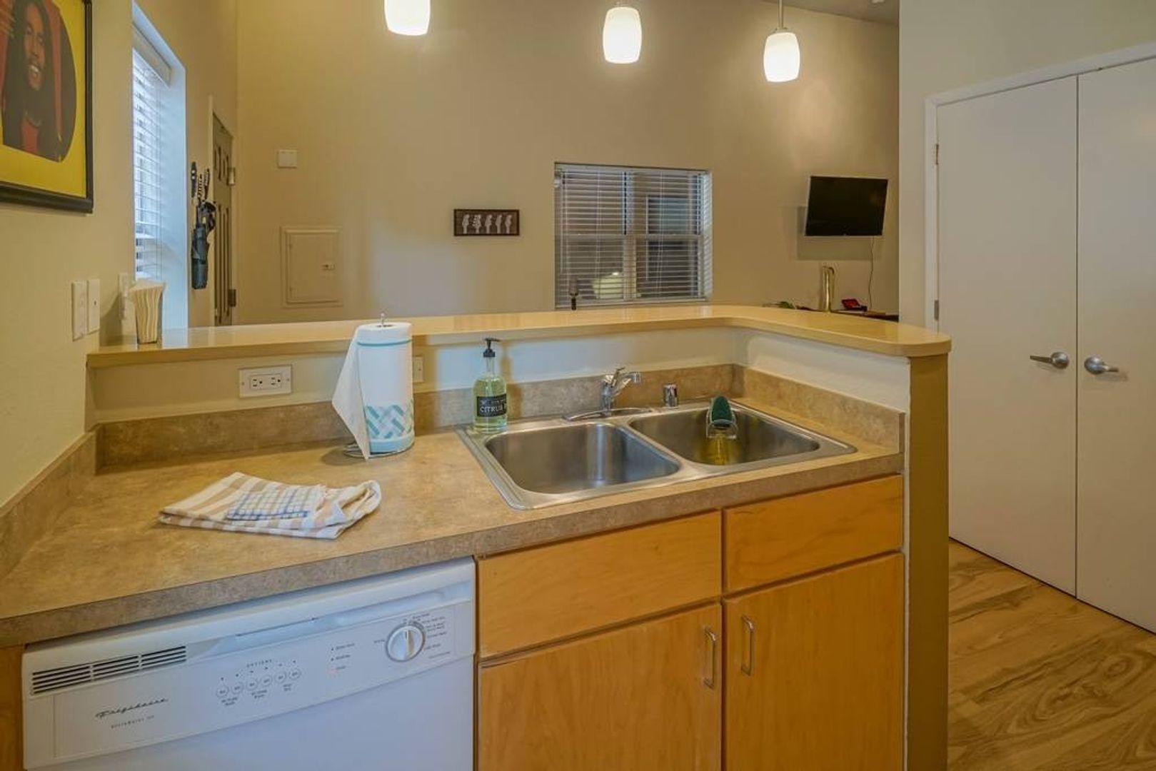 Albuquerque Apartment: 115 Harvard SE