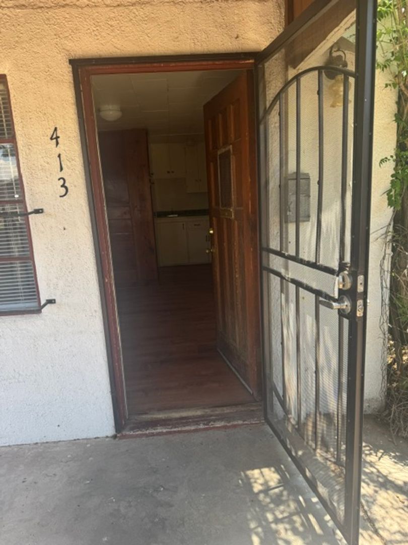 Albuquerque Apartment: 413 & 518 Vassar Dr. SE