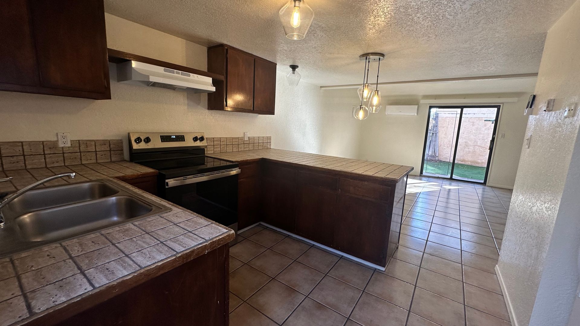 Albuquerque Apartment: 413 & 518 Vassar Dr. SE