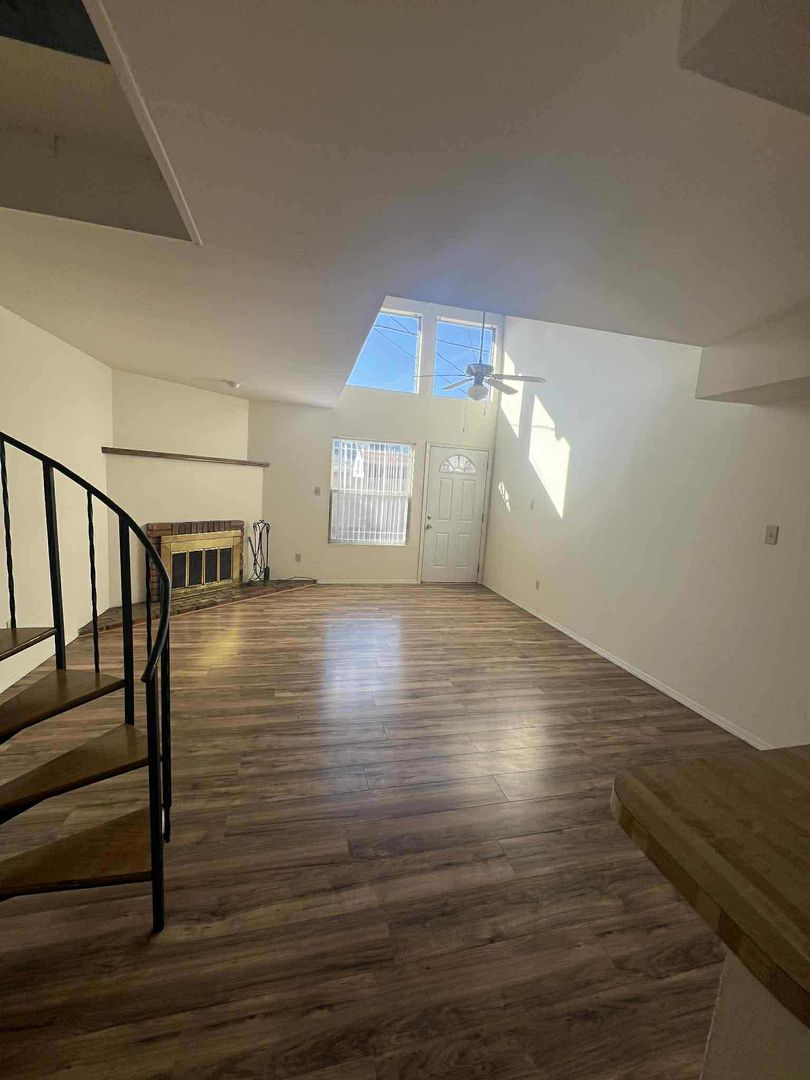 Albuquerque Apartment: 5809 Zia Rd NE