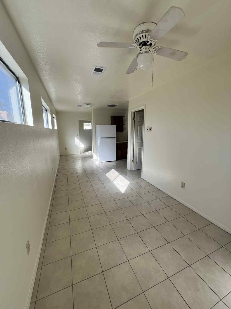 Albuquerque Apartment: 307 Columbia Dr. SE