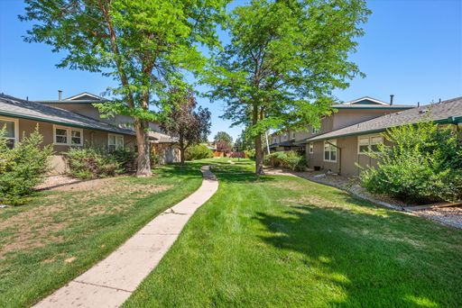 Comfort, Convenience & Style in the Heart of Greenwood Village