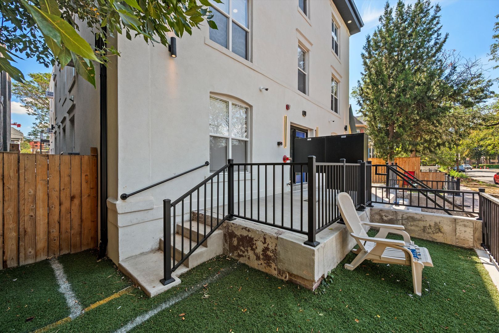 1440 N Clarkson St 4 of 8
