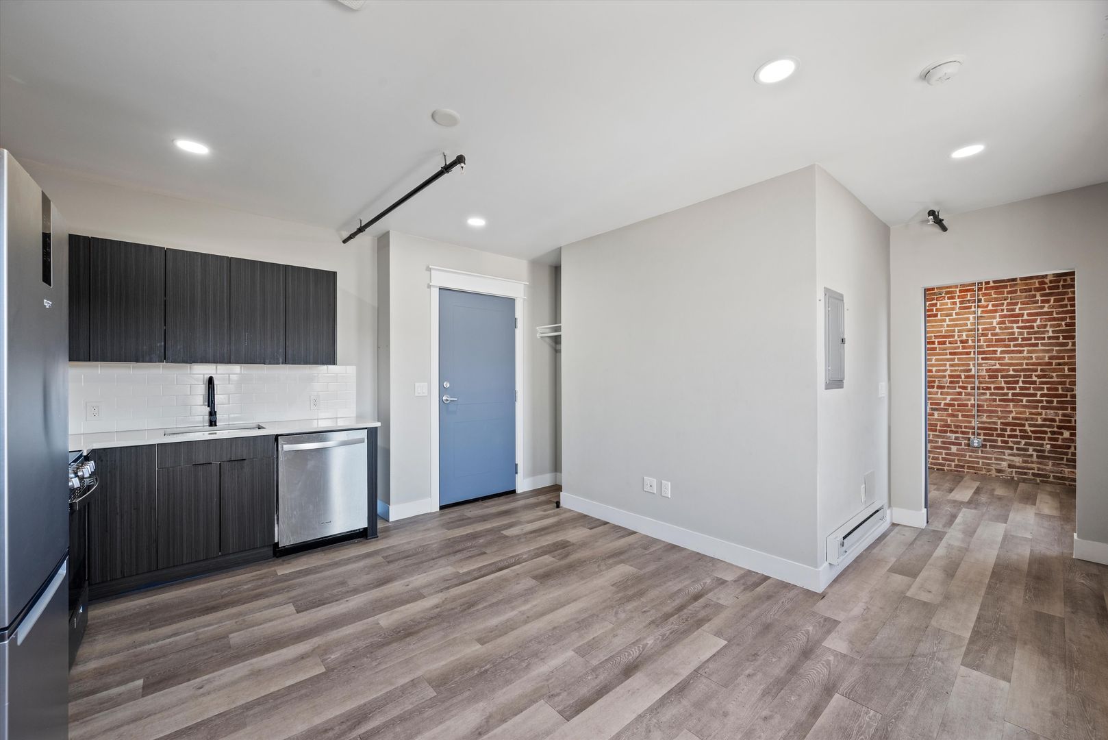 1440 N Clarkson St 8 of 12