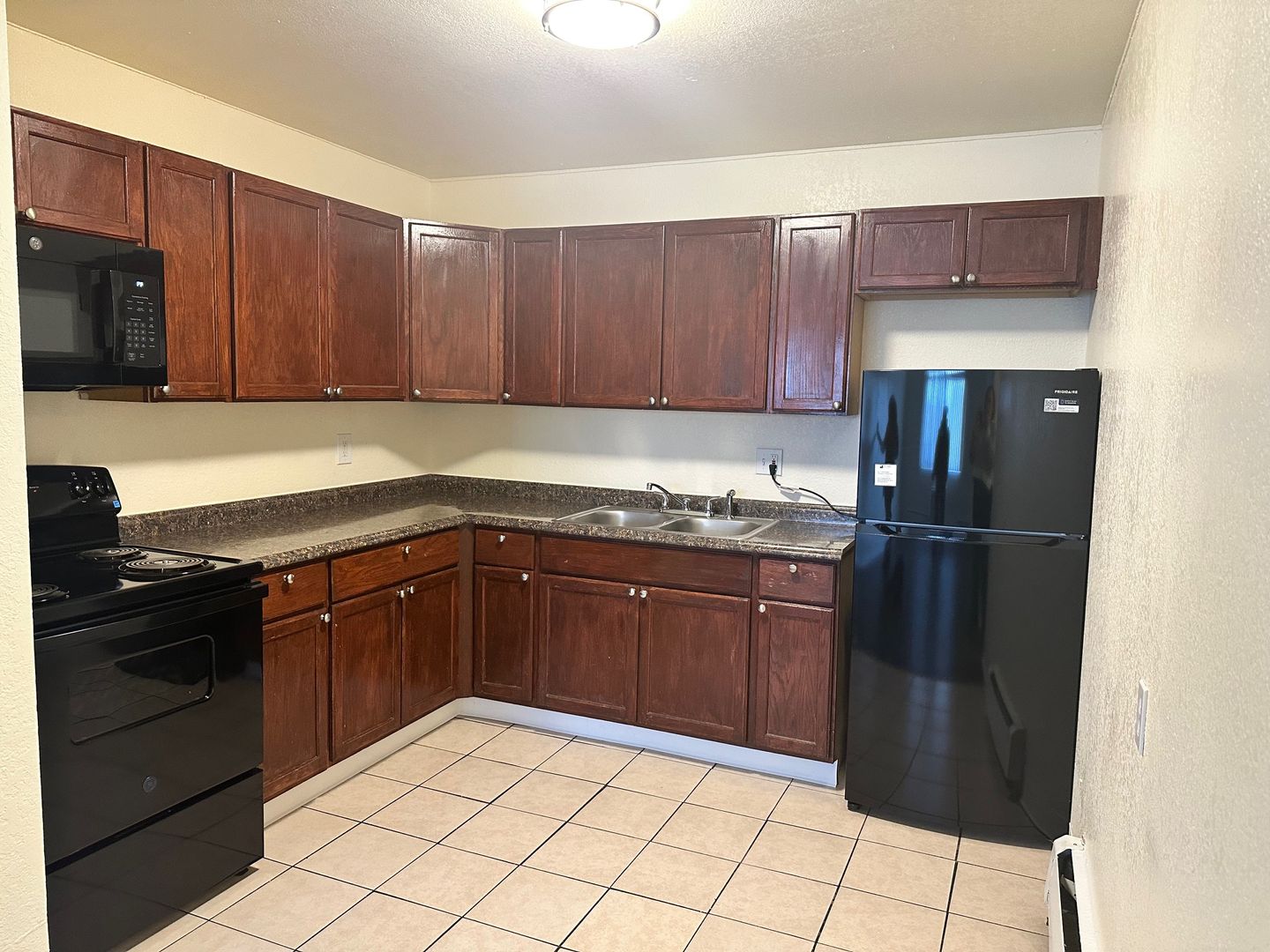 Aurora Apartment: 37 Del Mar Circle