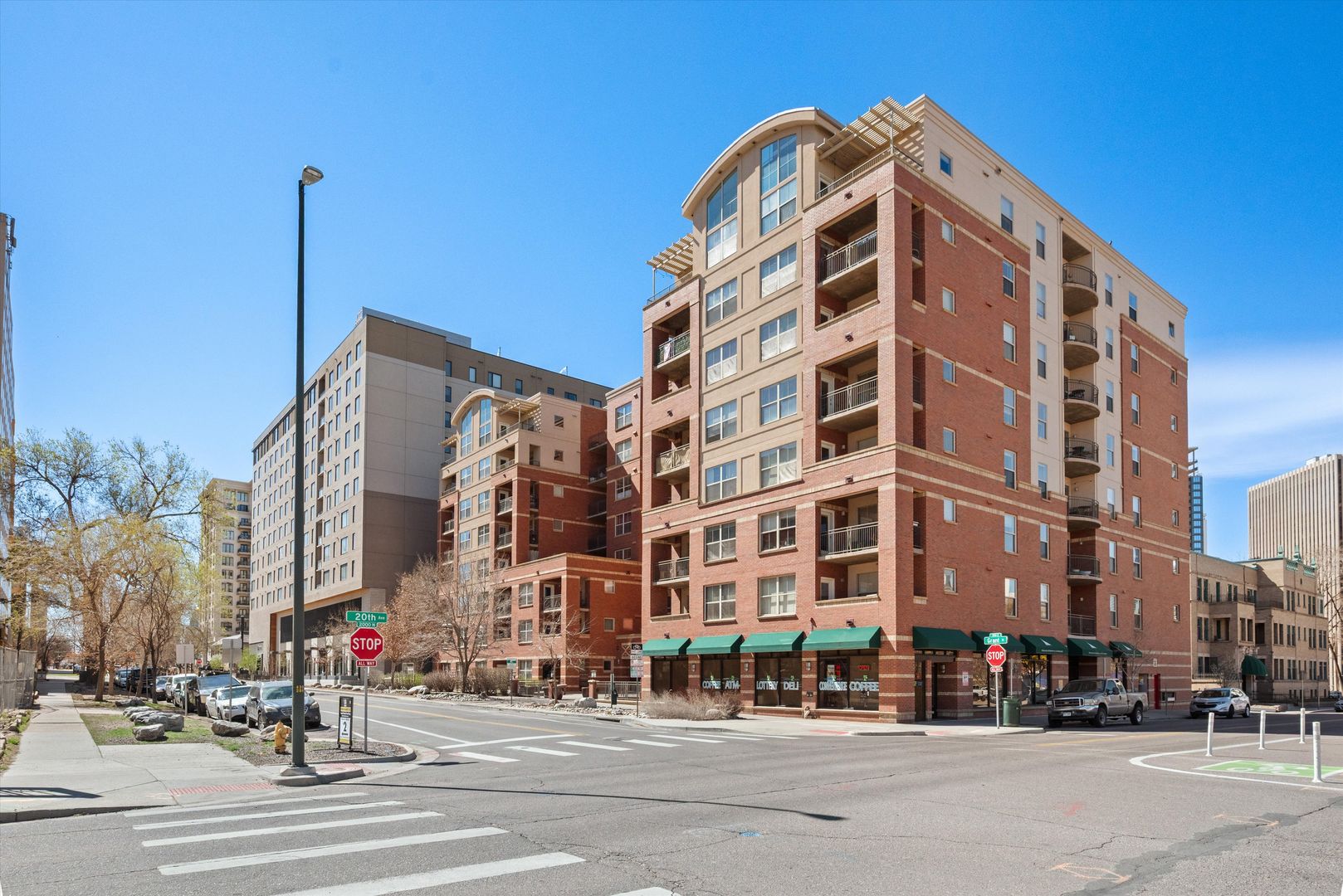 Denver House: 1975 Grant St #708