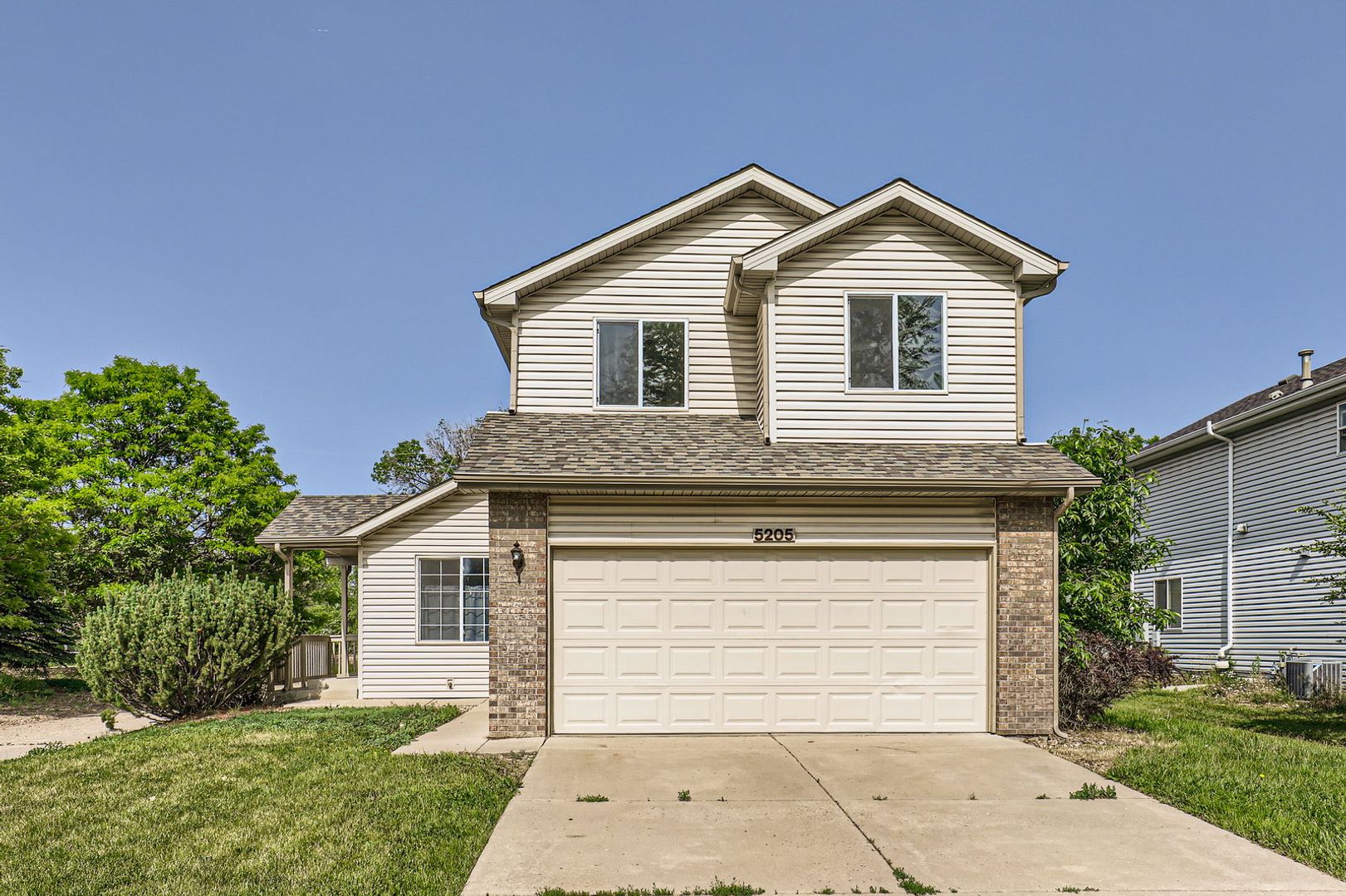 Arvada House: 5205 Dudley St