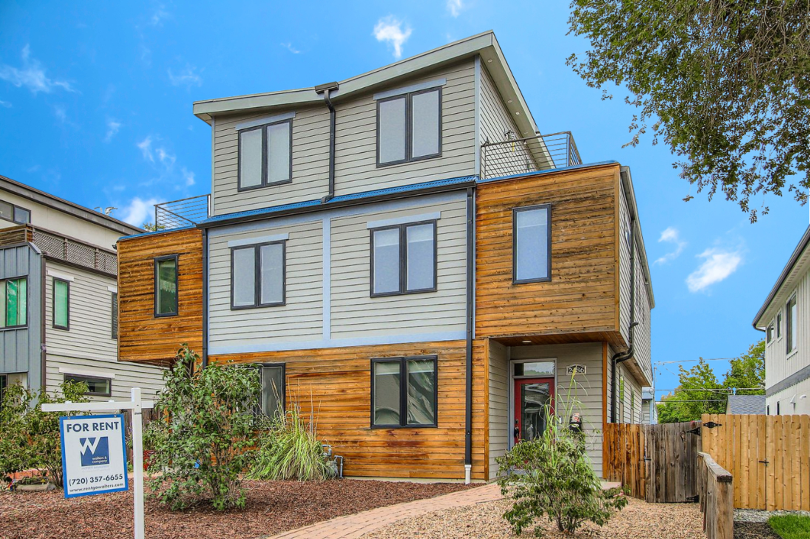 Edgewater Townhome: 2436 Ames Street