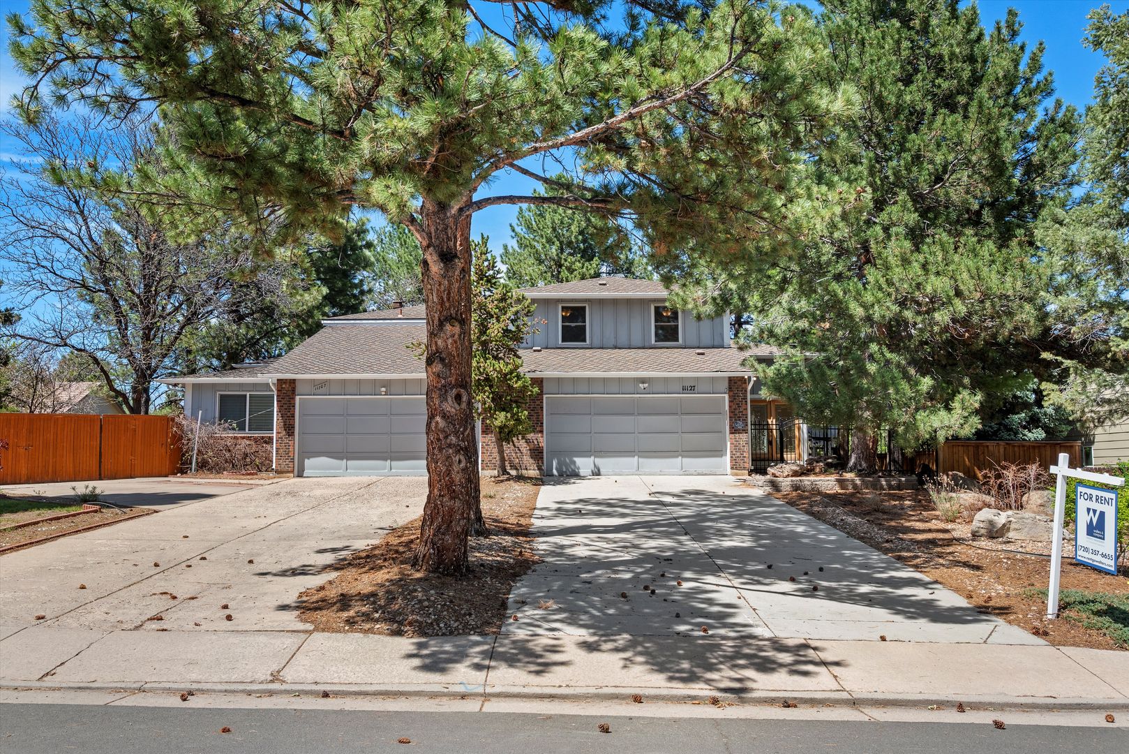 Englewood House: 11127 E Berry Ave