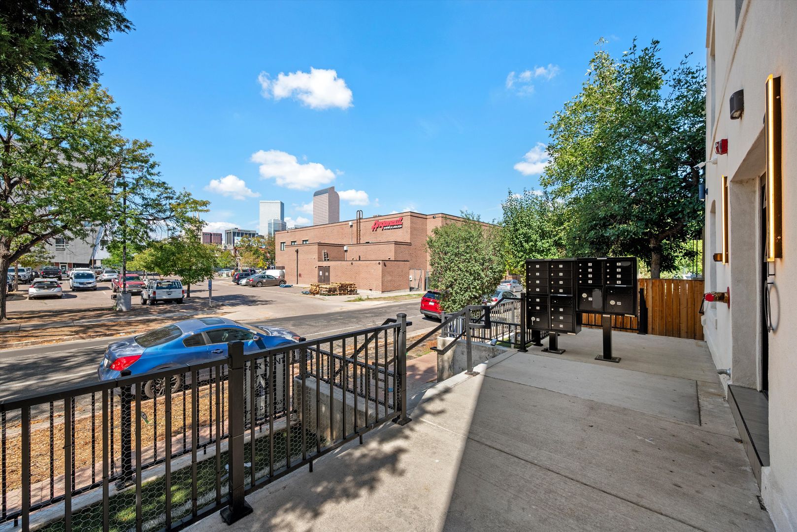 1440 N Clarkson St 3 of 8