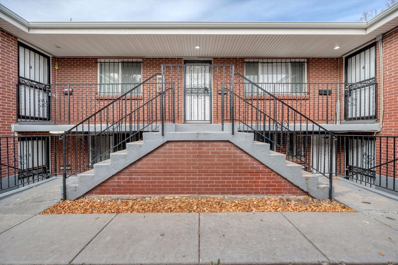 Aurora Apartment: 1634 Boston St