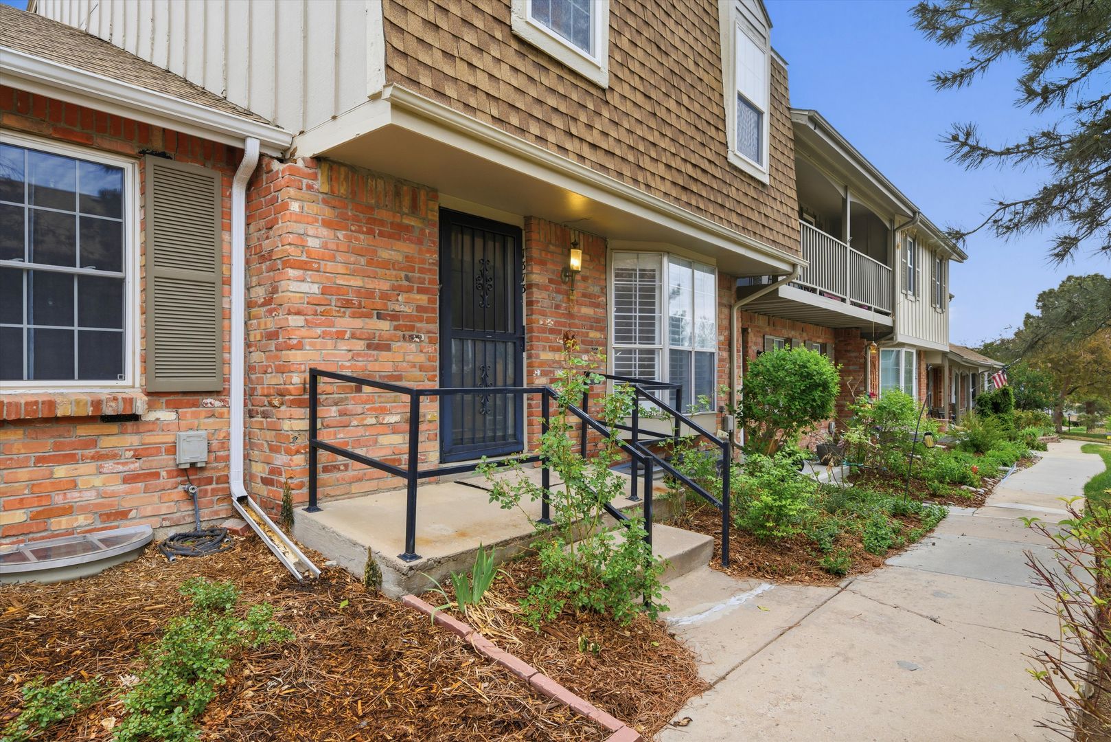 Centennial Townhome: 7373 S Knolls Way
